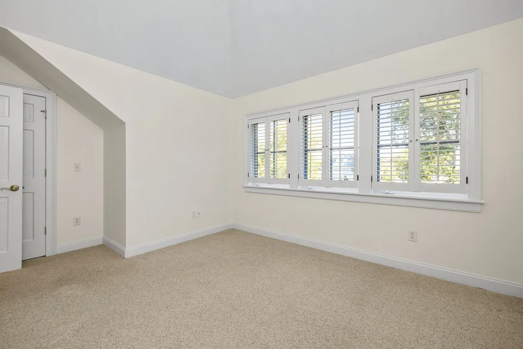4 Island Avenue Kittery ME 03904