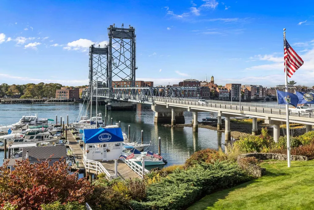 4 Island Avenue Kittery ME 03904