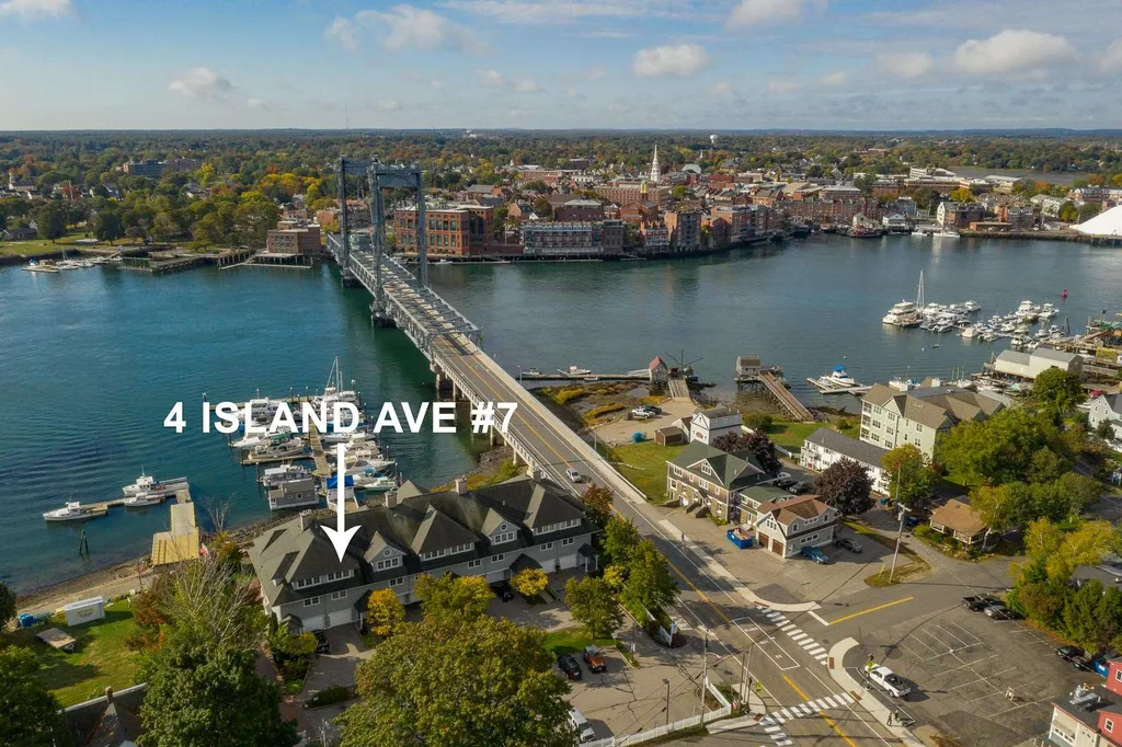 4 Island Avenue Kittery ME 03904