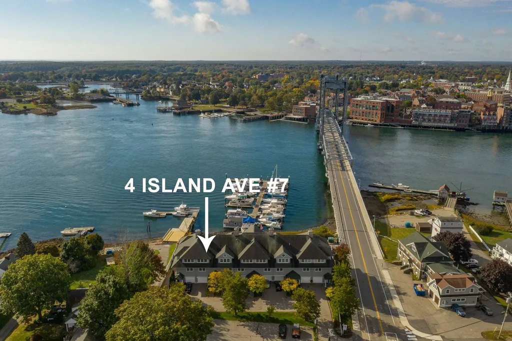 4 Island Avenue Kittery ME 03904