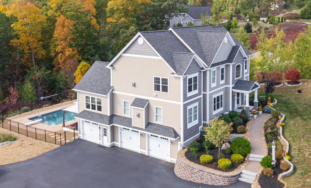 9 Burnham Road Windham NH 03087