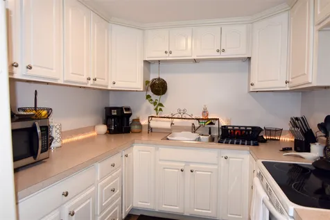336 Mast Road Manchester NH 03102