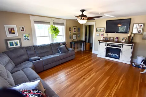 336 Mast Road Manchester NH 03102
