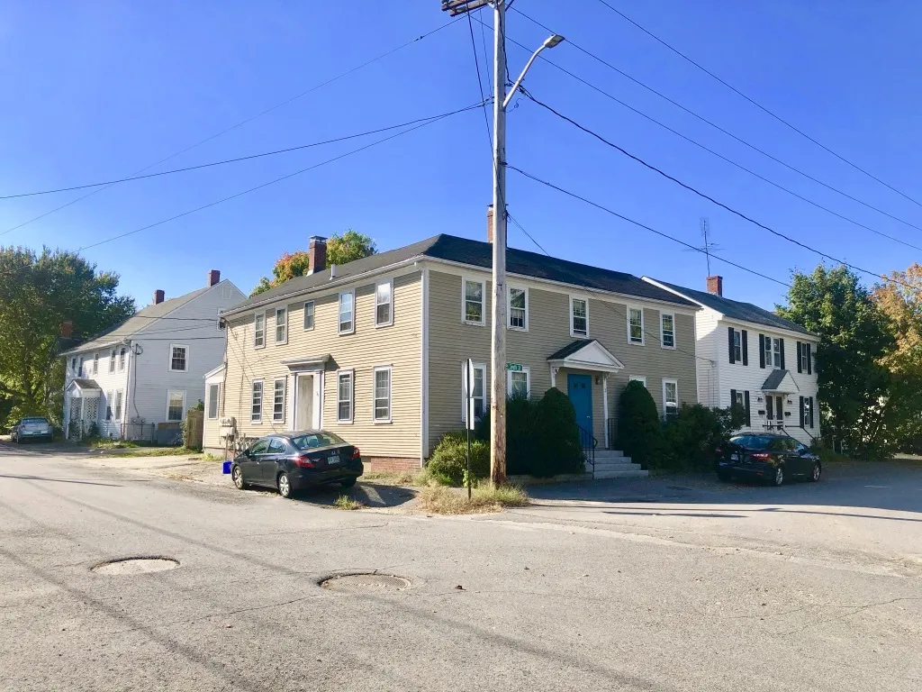 2 South Street Exeter NH 03833