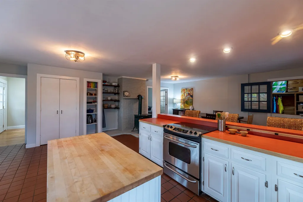 6 Mink Drive Hanover NH 03755