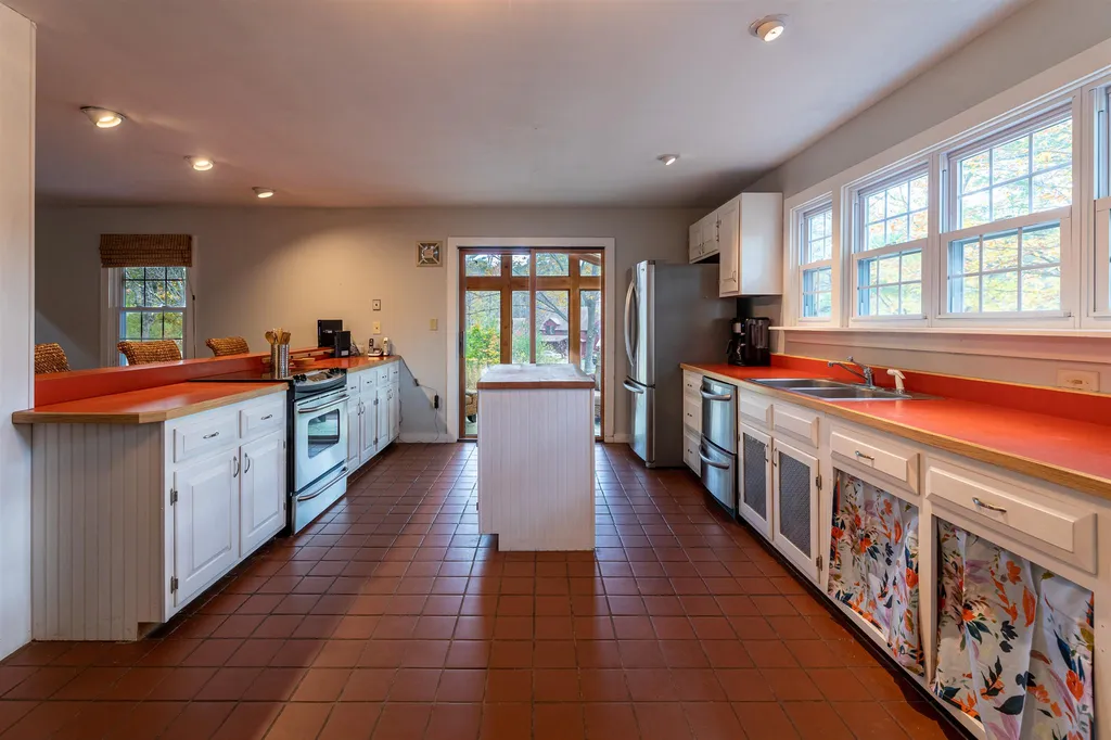 6 Mink Drive Hanover NH 03755