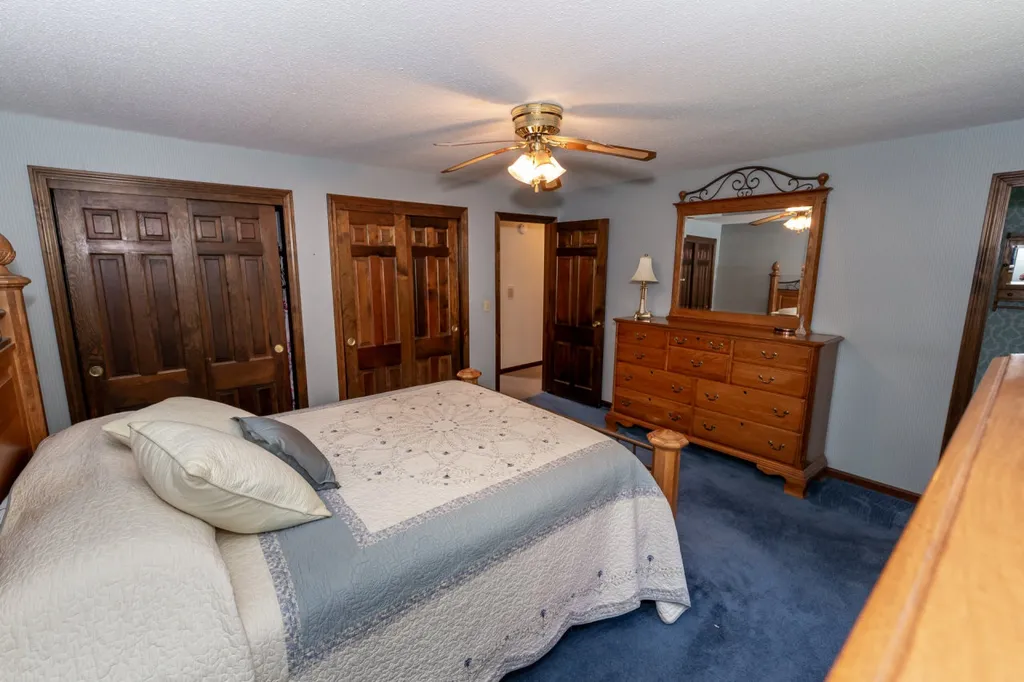 16 Dianna Road Londonderry NH 03053