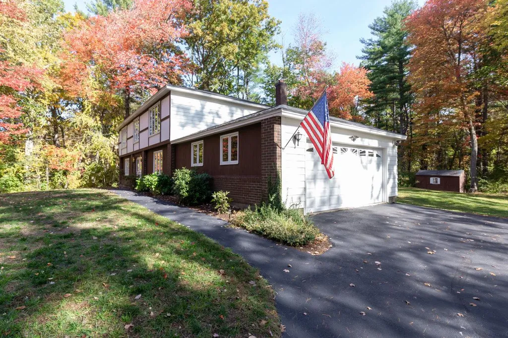 16 Dianna Road Londonderry NH 03053