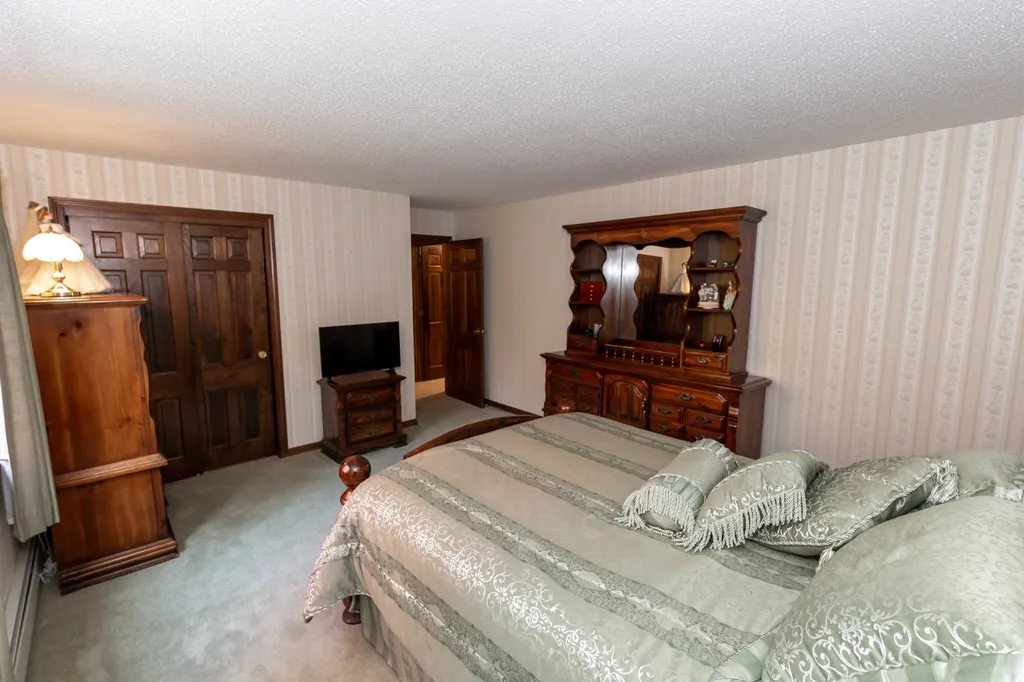 16 Dianna Road Londonderry NH 03053