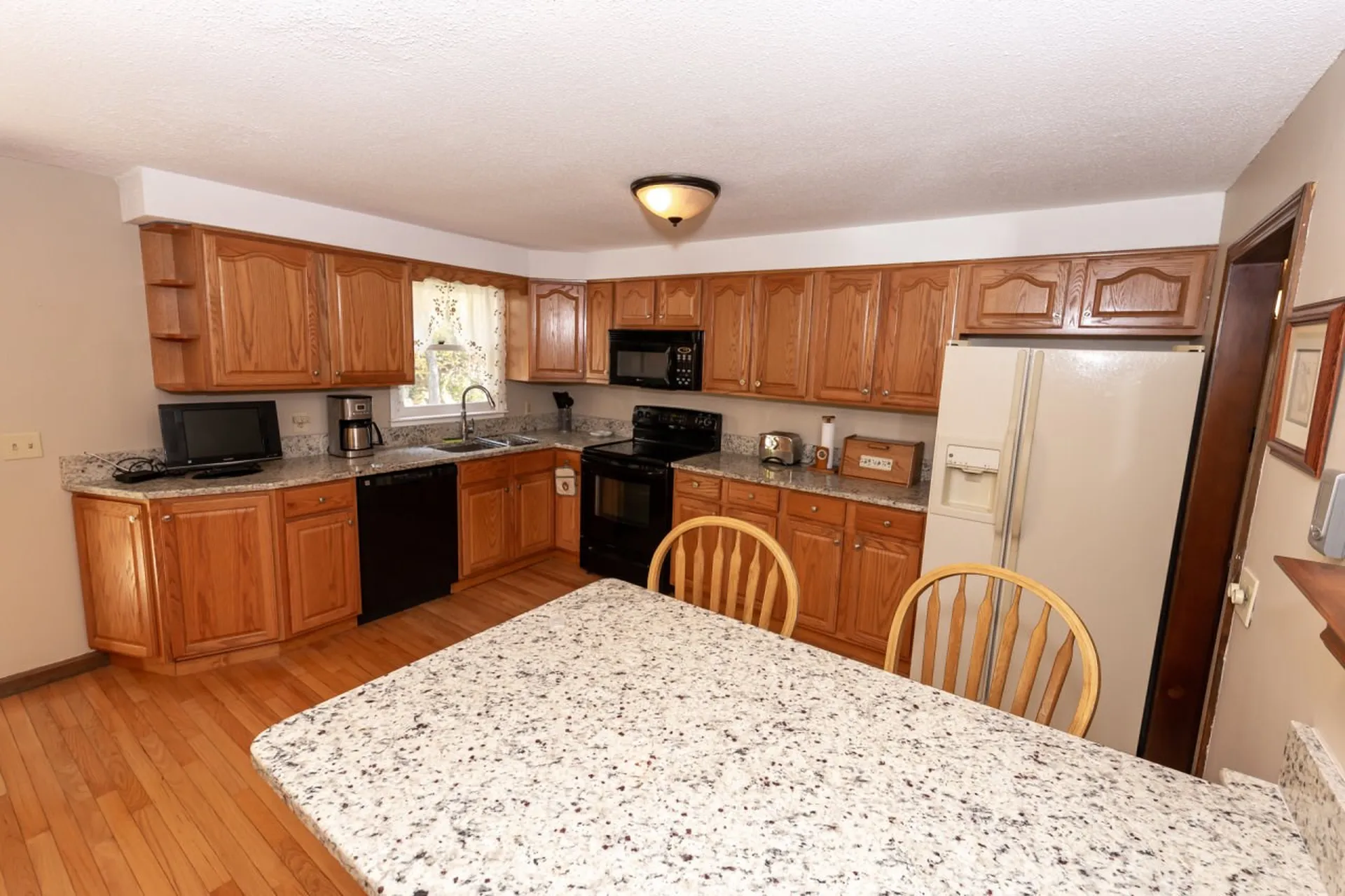 16 Dianna Road Londonderry NH 03053