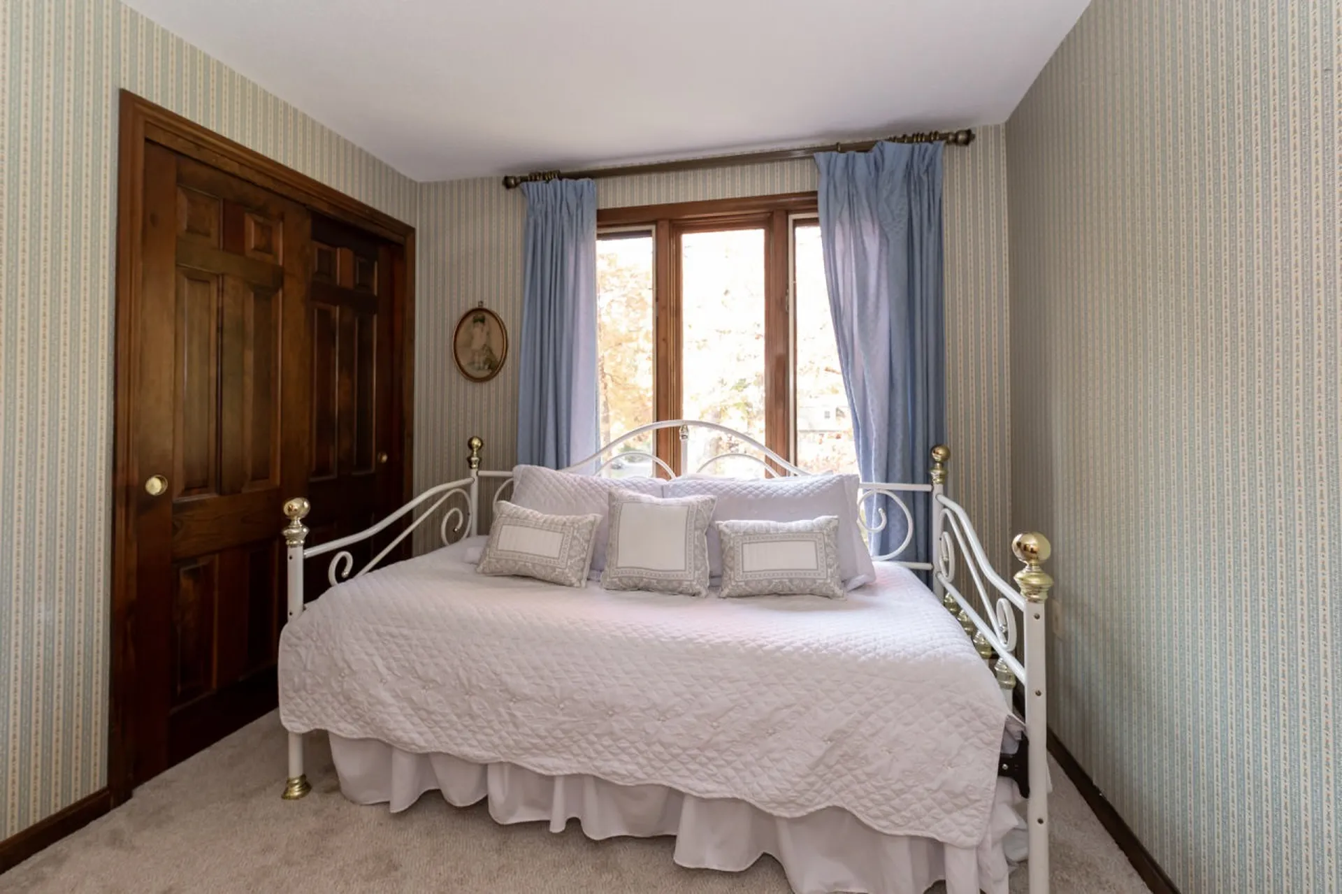 16 Dianna Road Londonderry NH 03053