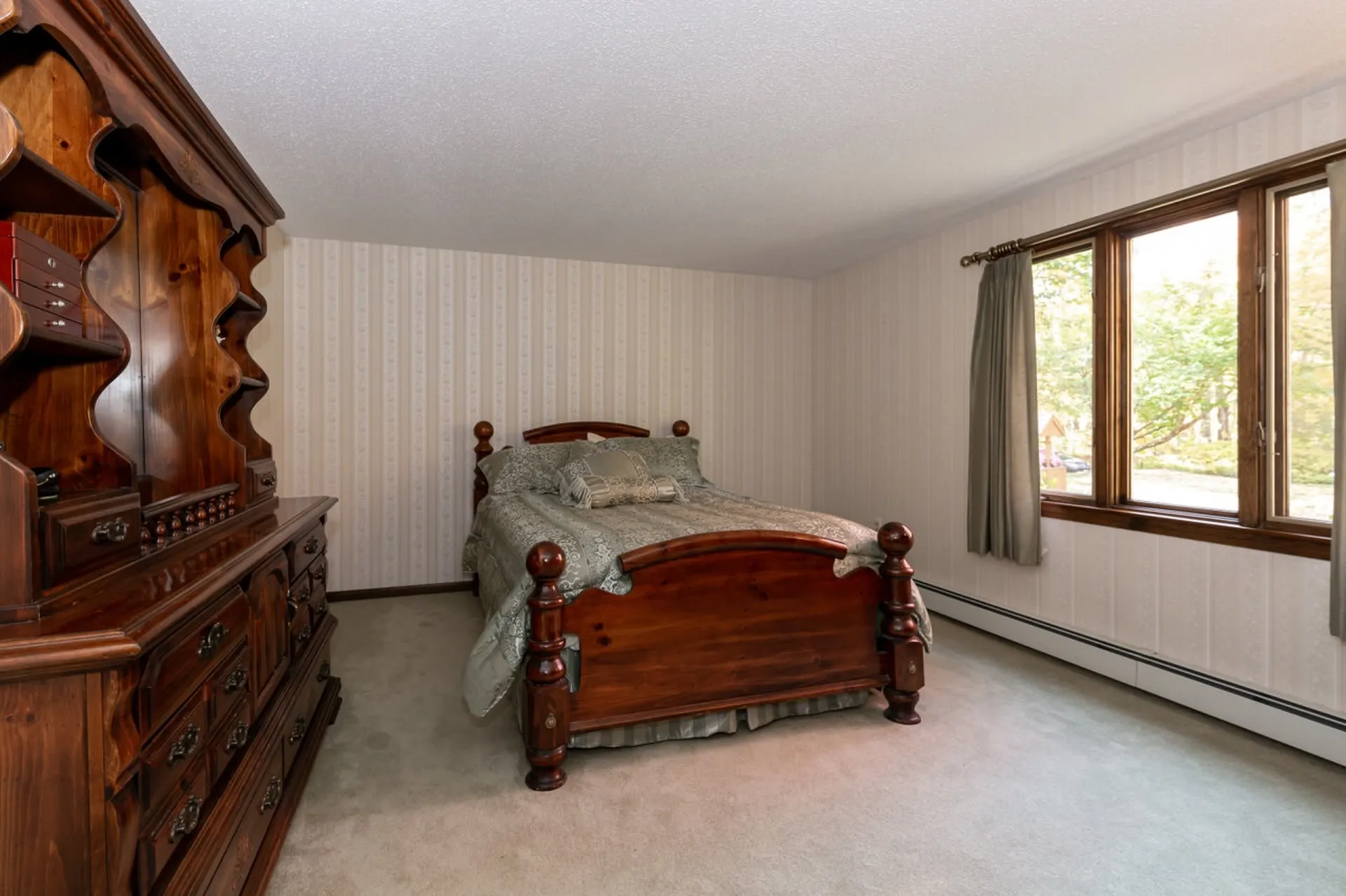 16 Dianna Road Londonderry NH 03053