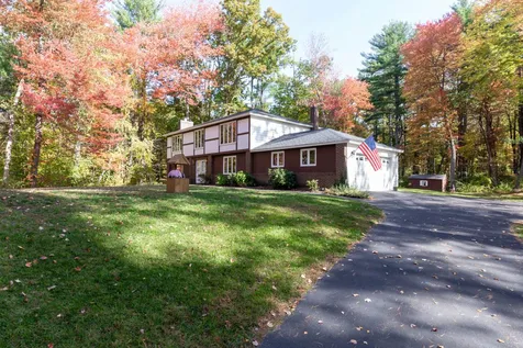 16 Dianna Road Londonderry NH 03053