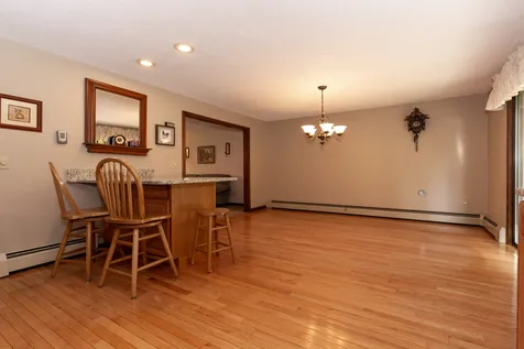16 Dianna Road Londonderry NH 03053