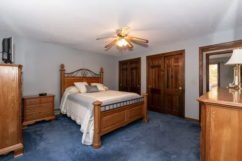 16 Dianna Road Londonderry NH 03053