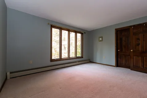 16 Dianna Road Londonderry NH 03053