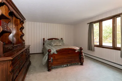16 Dianna Road Londonderry NH 03053