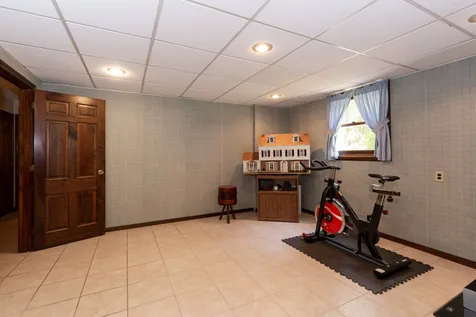 16 Dianna Road Londonderry NH 03053