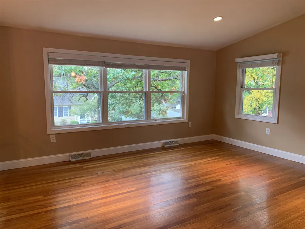 54 Conant Road Nashua NH 03062