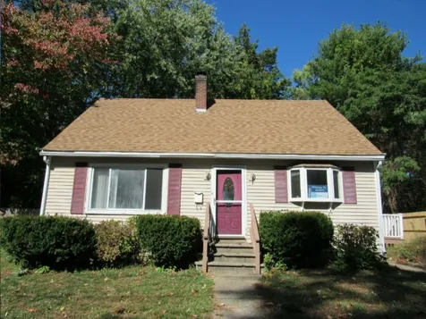 4 Lincoln Street Derry NH 03038