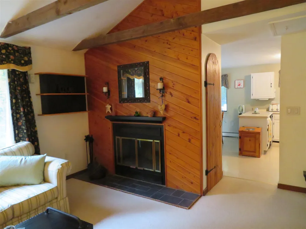 17a Kienia Road Hudson NH 03051