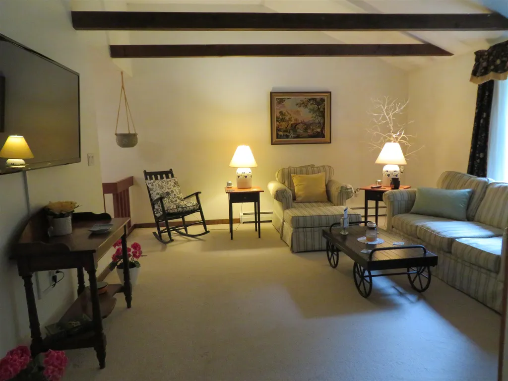 17a Kienia Road Hudson NH 03051