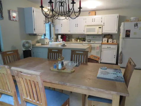 17a Kienia Road Hudson NH 03051