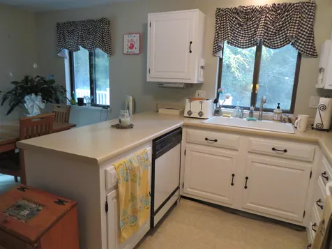 17a Kienia Road Hudson NH 03051