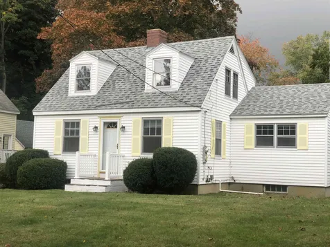 33 Tilton Avenue Kittery ME 03904