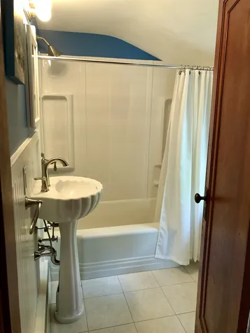 33 Tilton Avenue Kittery ME 03904