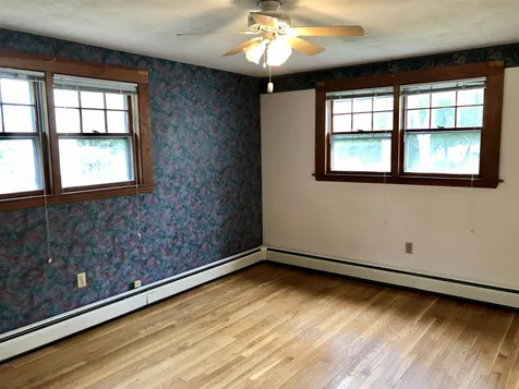 33 Tilton Avenue Kittery ME 03904