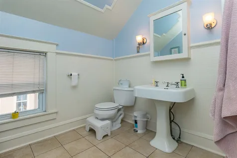 15 North Winooski Avenue Burlington VT 05401