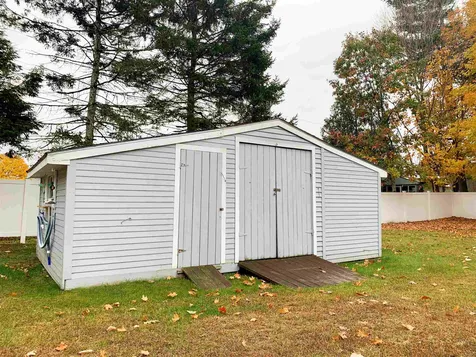 5 Brookside Drive Plymouth NH 03264