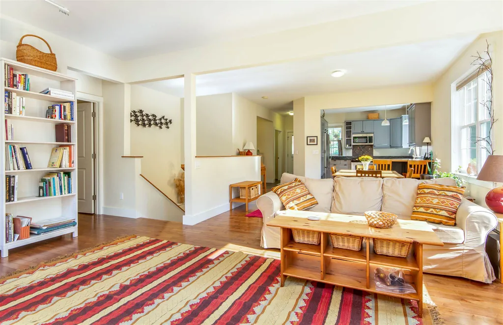 25 Logan Court Shelburne VT 05482