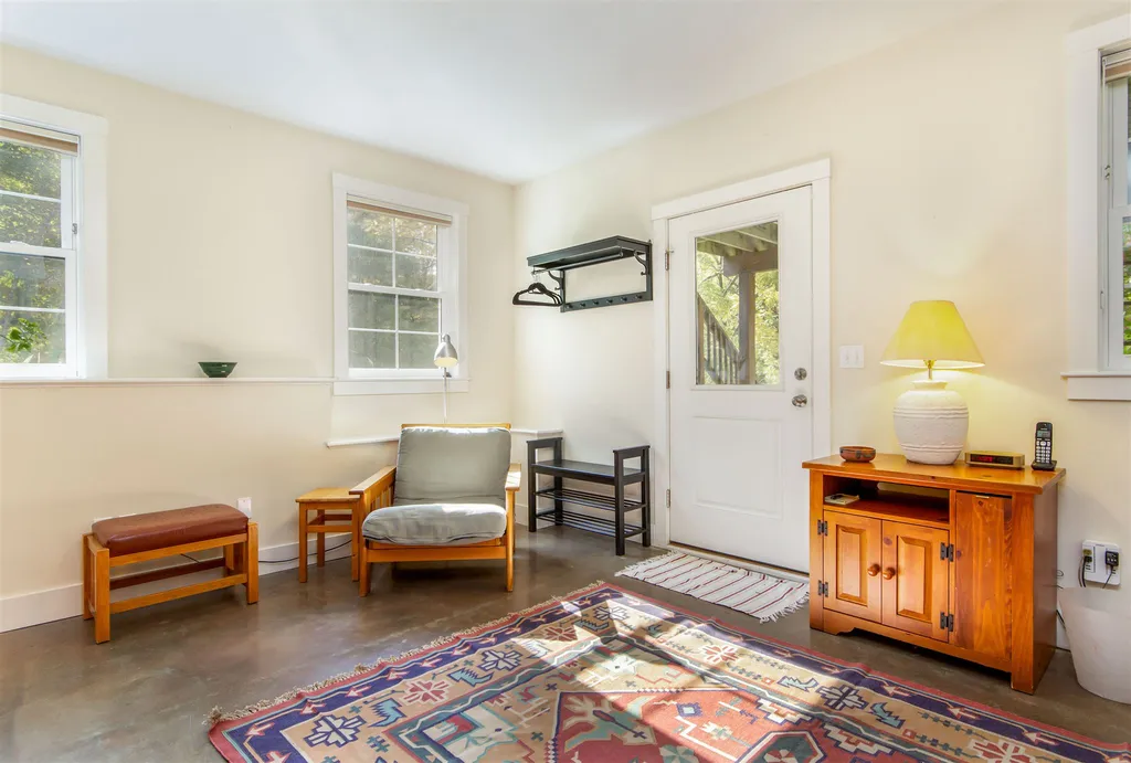 25 Logan Court Shelburne VT 05482