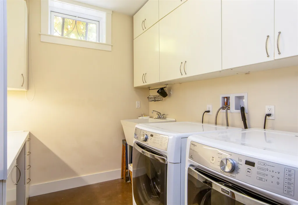 25 Logan Court Shelburne VT 05482