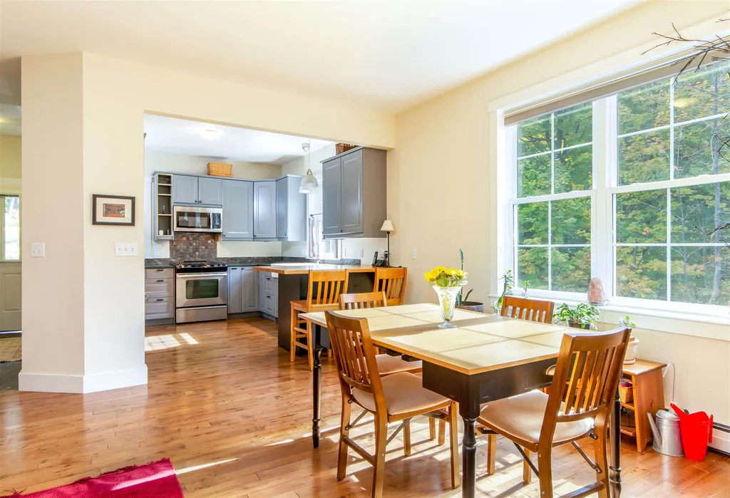 25 Logan Court Shelburne VT 05482