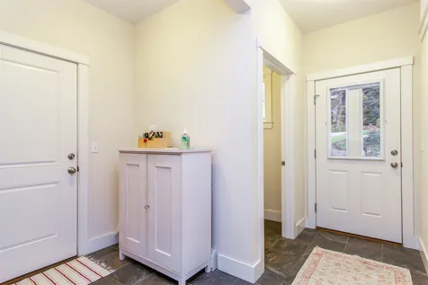 25 Logan Court Shelburne VT 05482