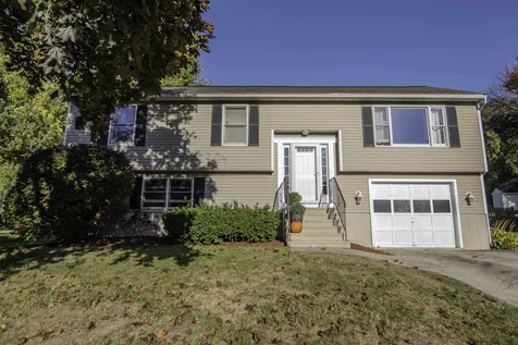 43 Ivangile Road Salem NH 03079