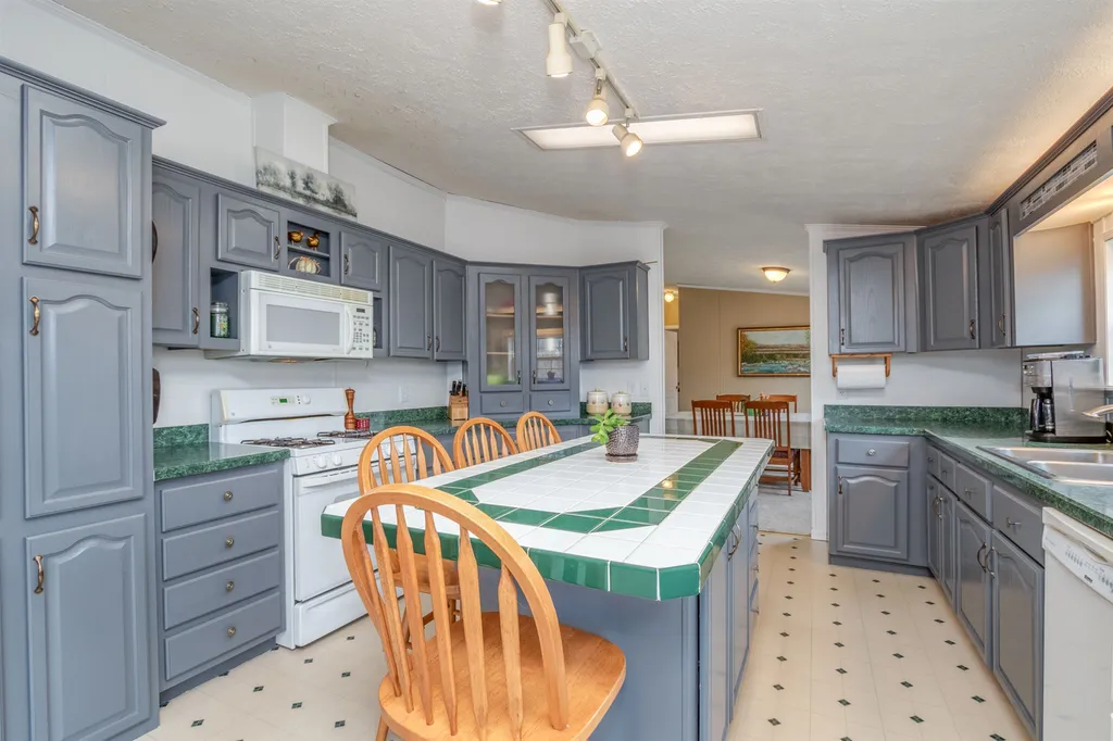 173 Lakeside Oaks Drive Barrington NH 03825