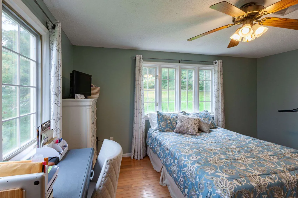 438 Fox Hollow Drive Hudson NH 03051
