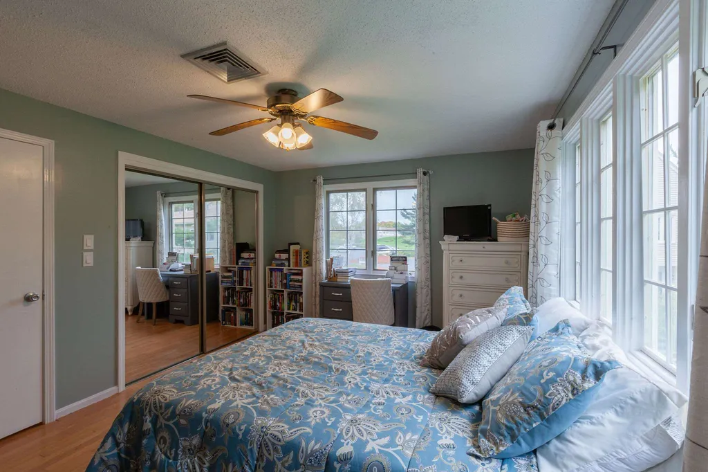 438 Fox Hollow Drive Hudson NH 03051