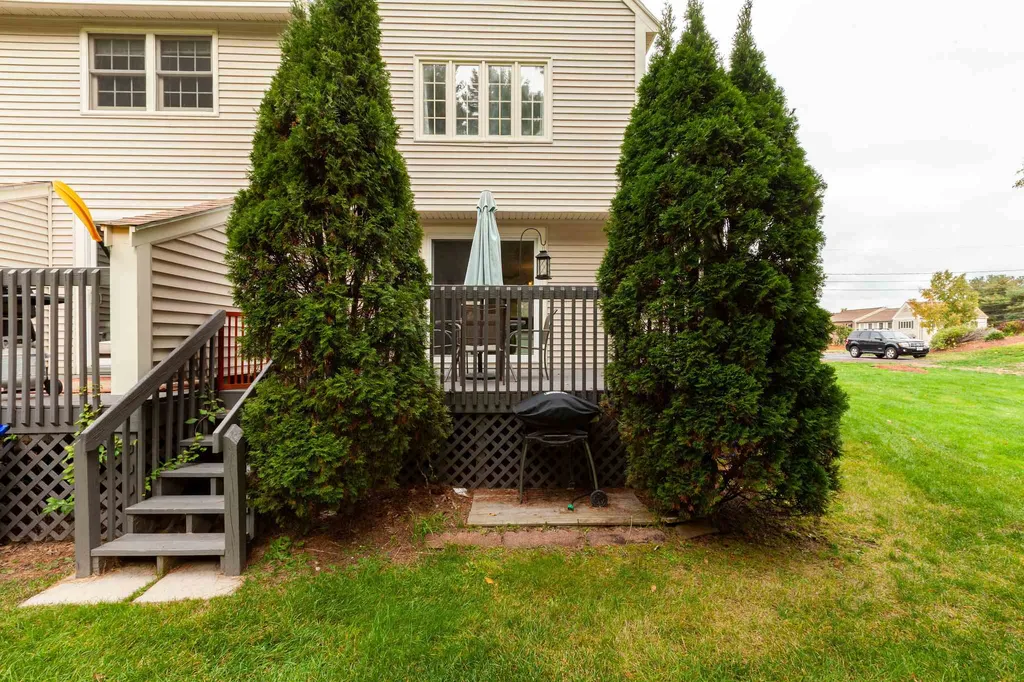 438 Fox Hollow Drive Hudson NH 03051