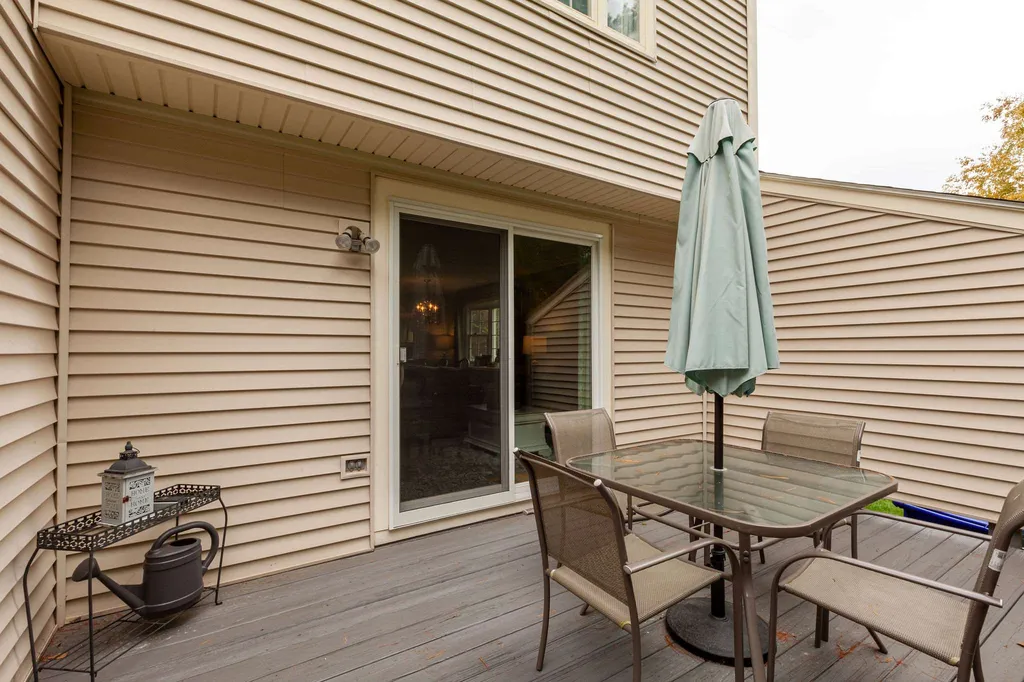 438 Fox Hollow Drive Hudson NH 03051