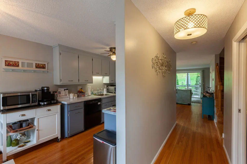 438 Fox Hollow Drive Hudson NH 03051