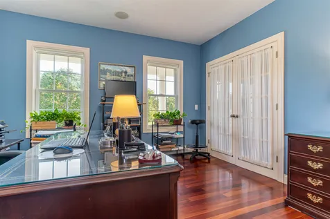 6 Weare Road Kensington NH 03833