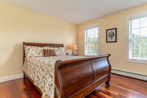 6 Weare Road Kensington NH 03833