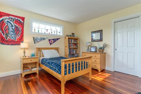 6 Weare Road Kensington NH 03833