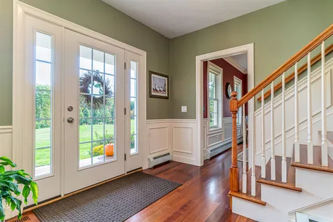 6 Weare Road Kensington NH 03833