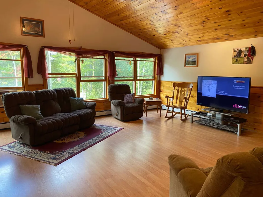 7 Mullins Lane Milan NH 03588